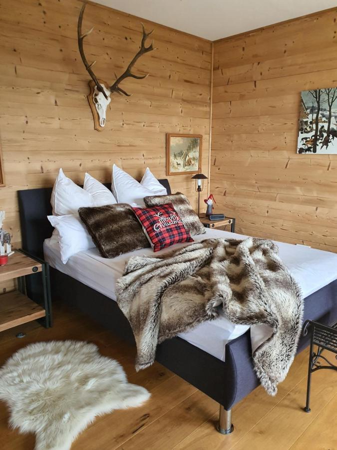 River Mosel Holiday Homes, Meerfeld Studio With A Lake View Exterior foto
