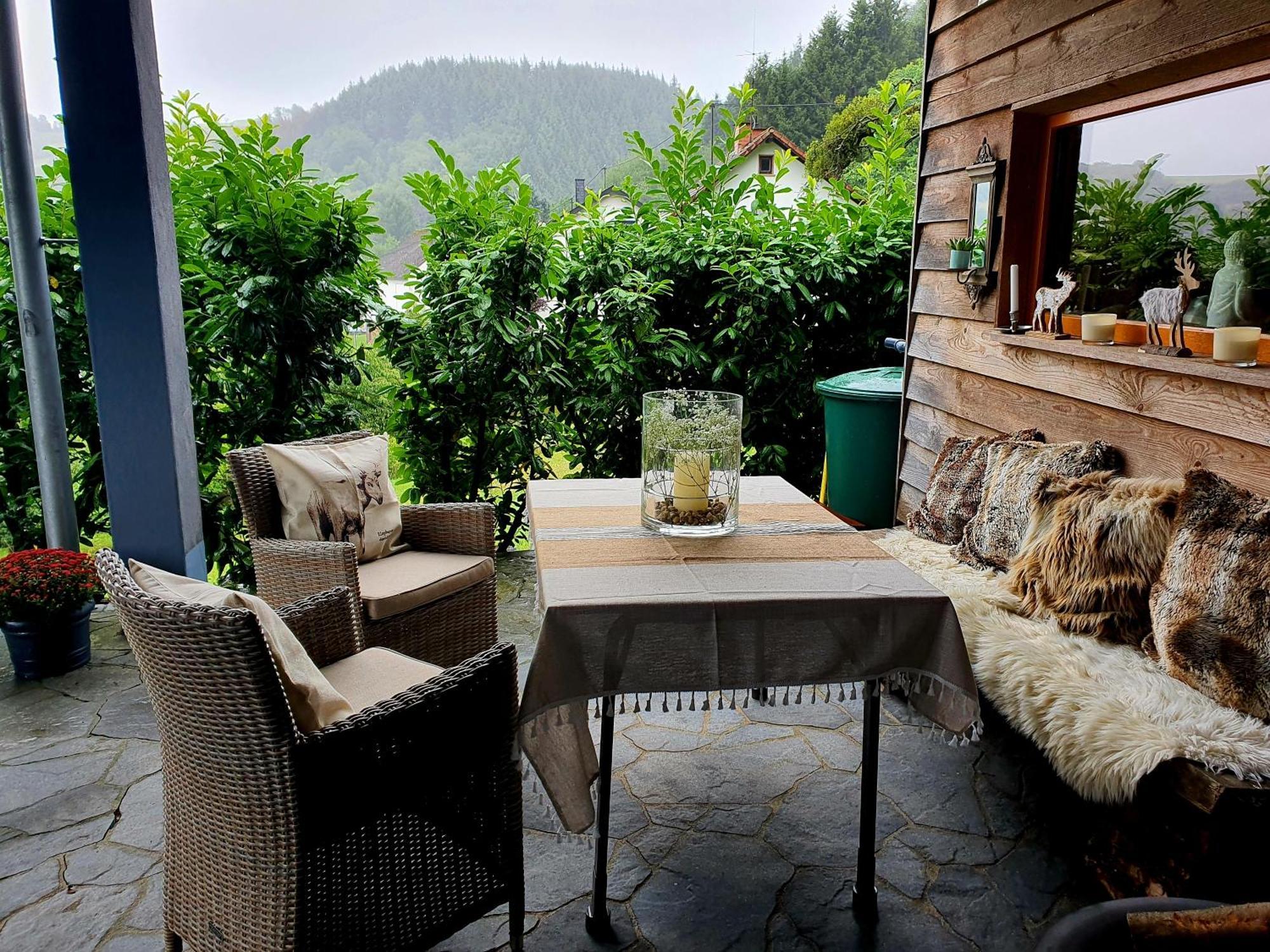 River Mosel Holiday Homes, Meerfeld Studio With A Lake View Exterior foto